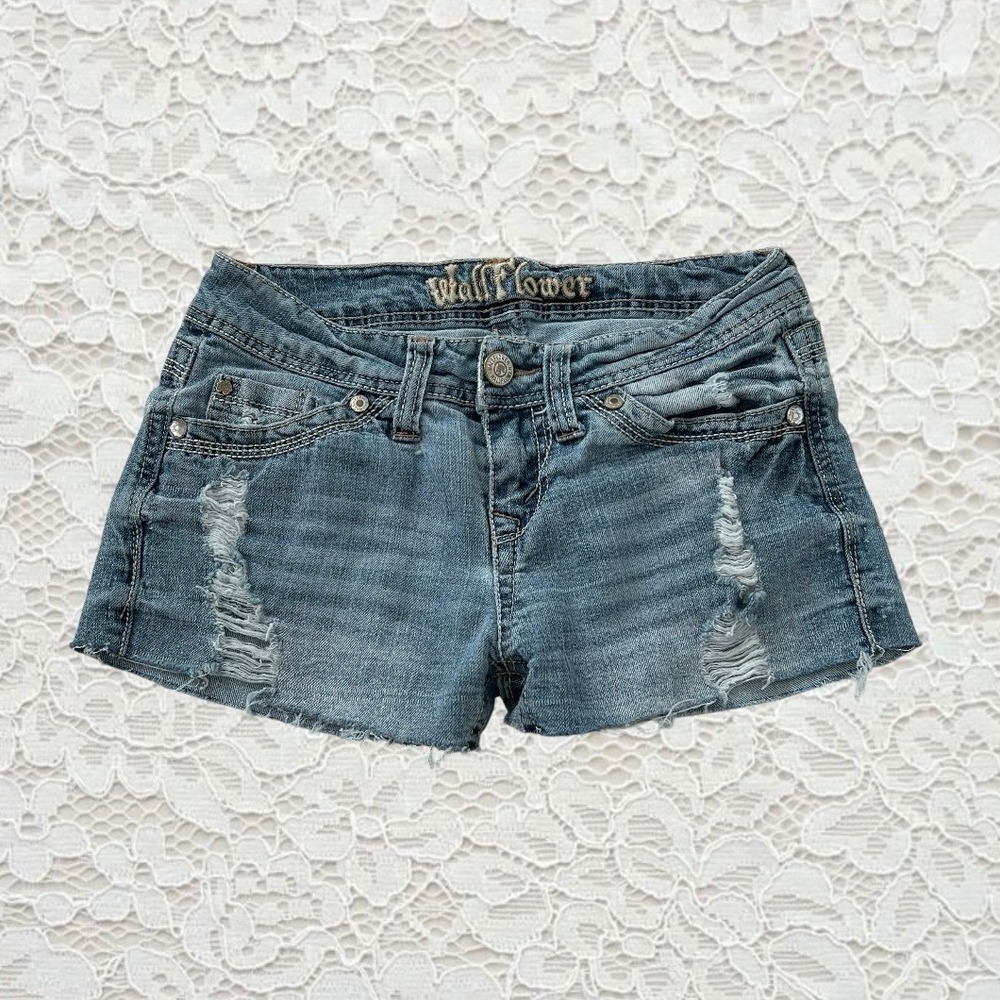 vintage y2k low rise light wash ripped denim mini shorts